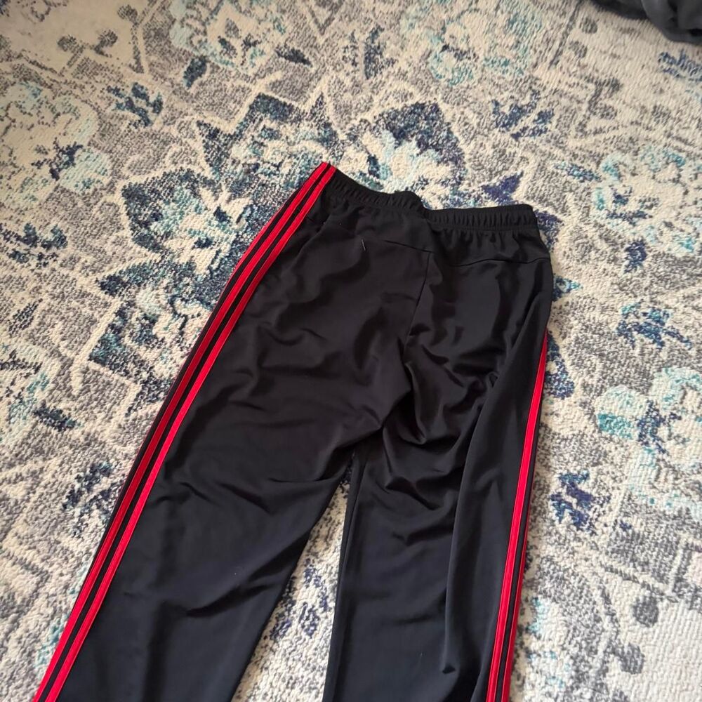 Adidas Black Track Pants Red Stripe Straight Leg Athletic Gym Workout Medium - Picture 7 of 7